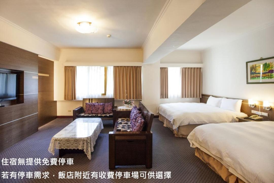 Ful Won Hotel Taichung Room photo